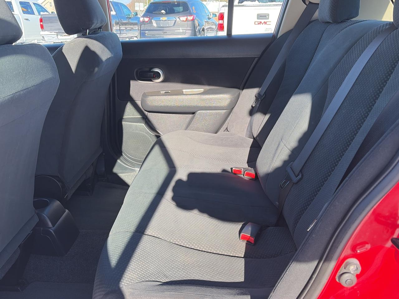 2012 Nissan Versa LOW KM-CLEAN CAR-1.8L-DRIVES EXCELLENT Photo