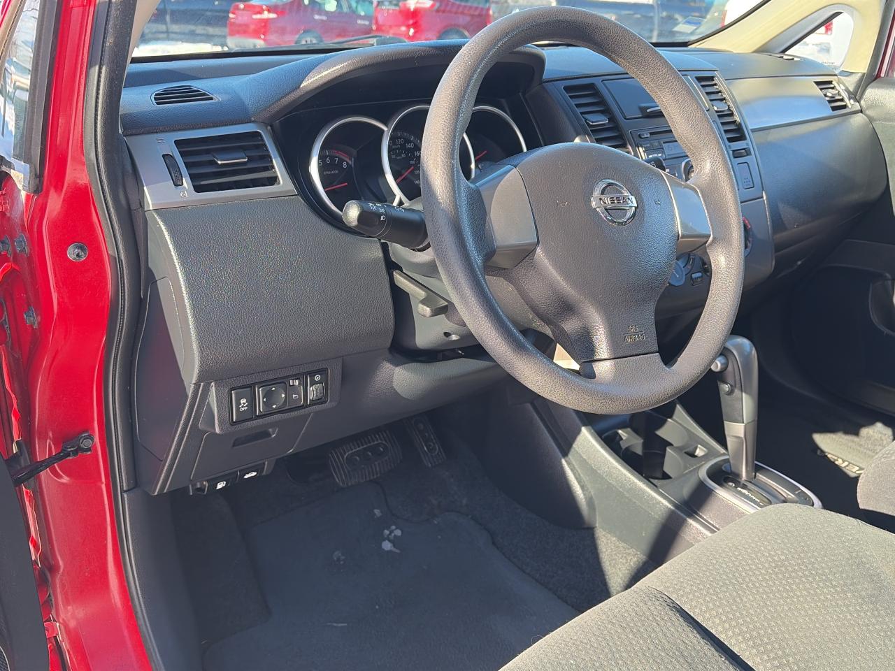 2012 Nissan Versa LOW KM-CLEAN CAR-1.8L-DRIVES EXCELLENT Photo