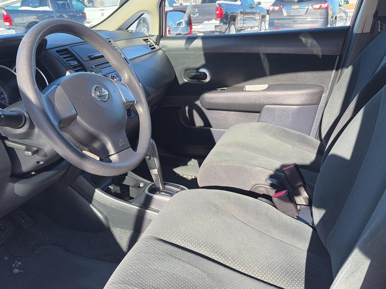 2012 Nissan Versa LOW KM-CLEAN CAR-1.8L-DRIVES EXCELLENT Photo