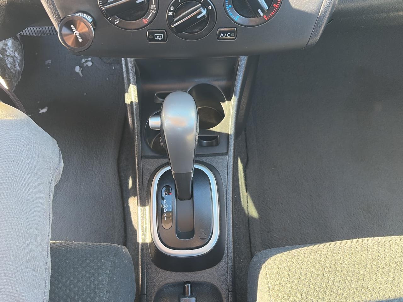 2012 Nissan Versa LOW KM-CLEAN CAR-1.8L-DRIVES EXCELLENT Photo