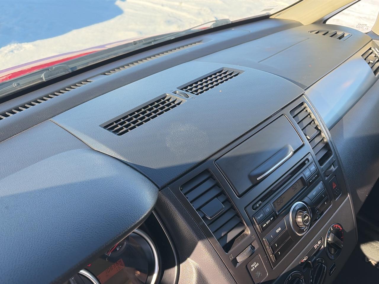 2012 Nissan Versa LOW KM-CLEAN CAR-1.8L-DRIVES EXCELLENT Photo