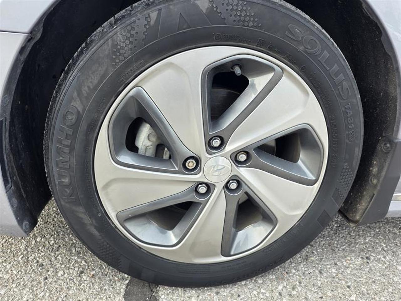 2016 Hyundai Sonata Hybrid Limited Photo4