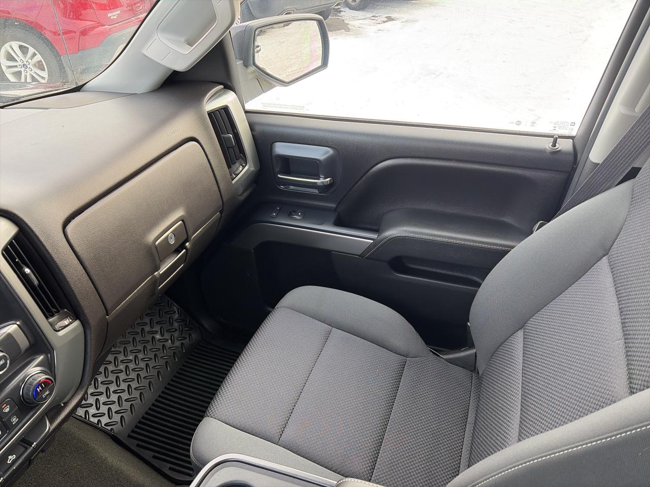 2016 Chevrolet Silverado 1500 LT-ONE OWNER-LOW KM-4X4-CLEAN CARFAX Photo