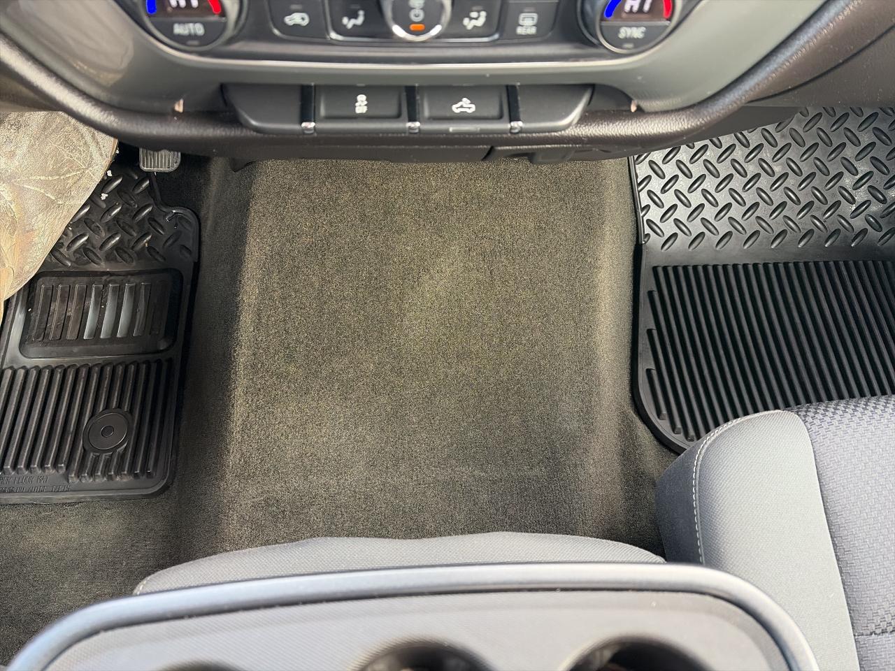 2016 Chevrolet Silverado 1500 LT-ONE OWNER-LOW KM-4X4-CLEAN CARFAX Photo