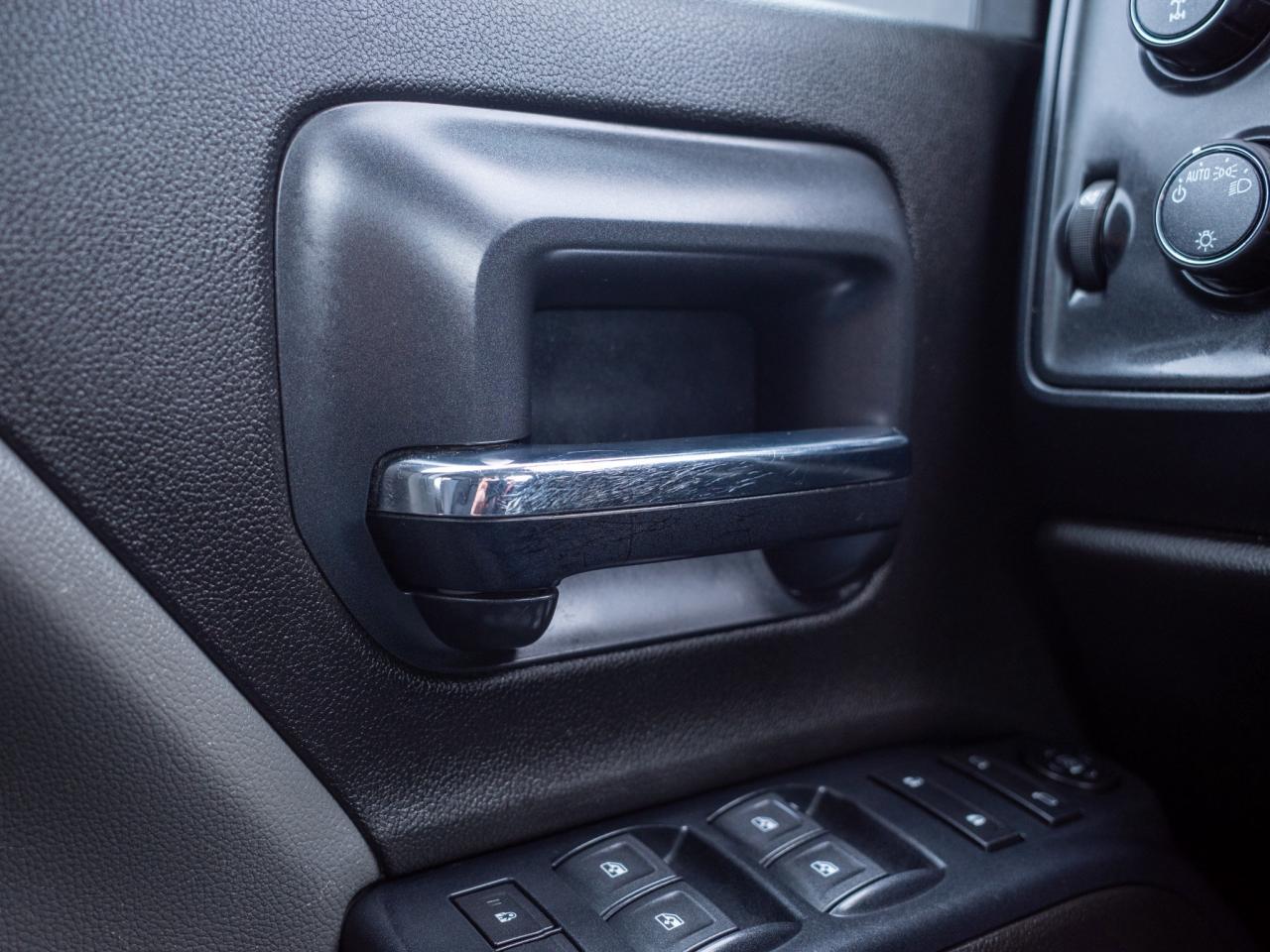 2018 Chevrolet Silverado 1500 Custom - Chrome Wheels Tow Hooks Photo