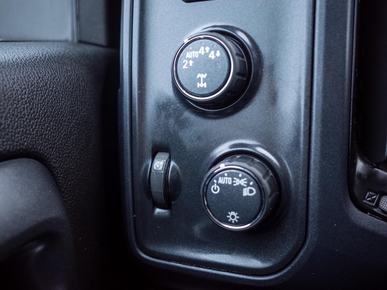 2018 Chevrolet Silverado 1500 Custom - Chrome Wheels Tow Hooks Photo