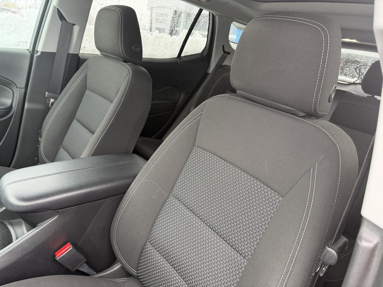 2022 GMC Terrain SLE AWD   PANO ROOF   ONE OWNER   PUSH START Photo