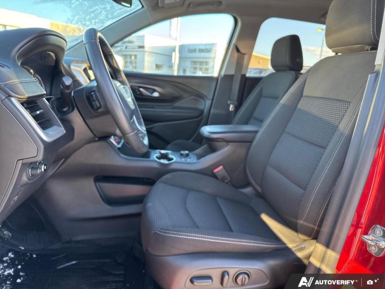 2022 GMC Terrain SLE AWD   PANO ROOF   ONE OWNER   PUSH START Photo