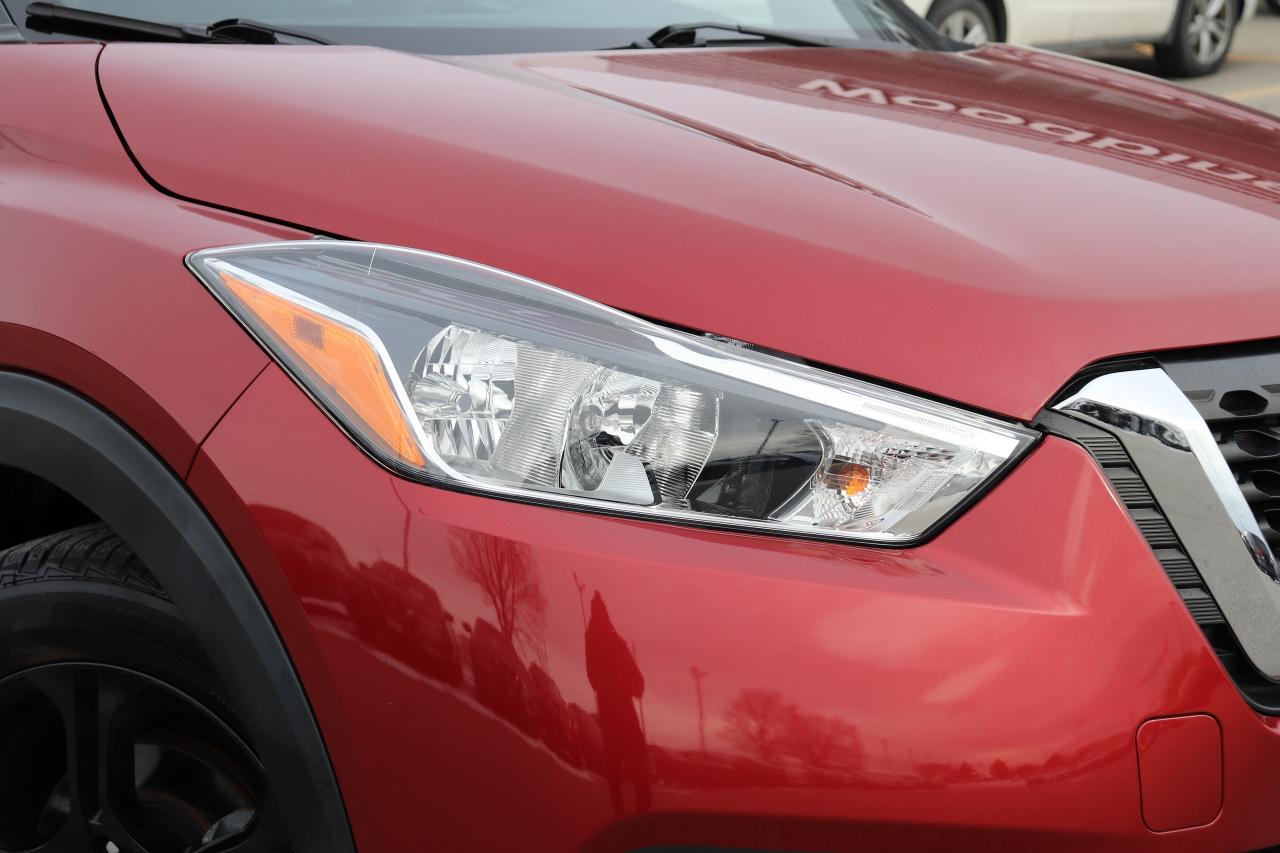2020 Nissan Kicks SV 1 OWNER NO ACCIDENTS OFF LEASE SUPER LOW KMS!!! Photo2