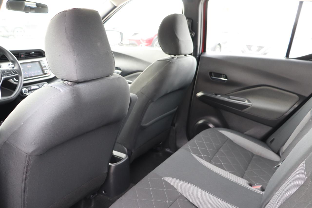 2020 Nissan Kicks SV 1 OWNER NO ACCIDENTS OFF LEASE SUPER LOW KMS!!! Photo