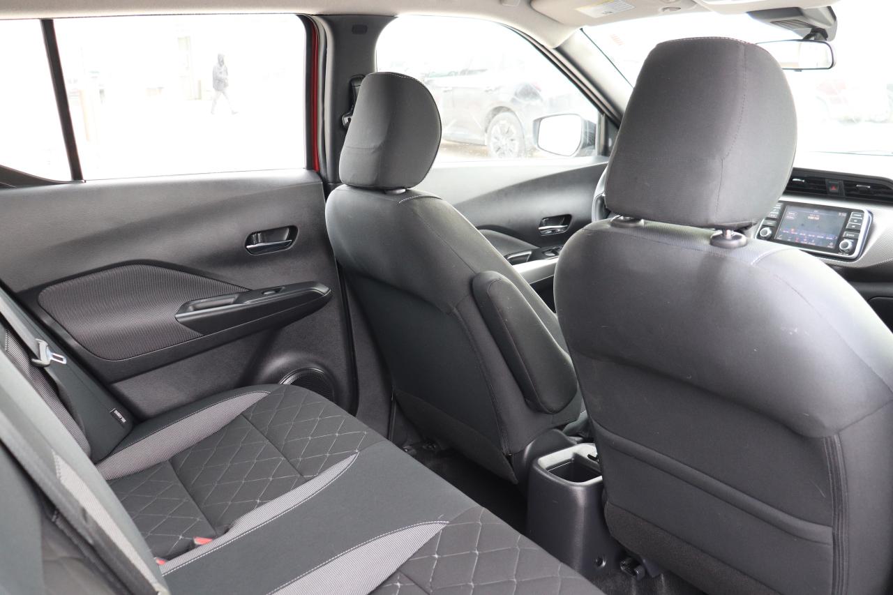 2020 Nissan Kicks SV 1 OWNER NO ACCIDENTS OFF LEASE SUPER LOW KMS!!! Photo
