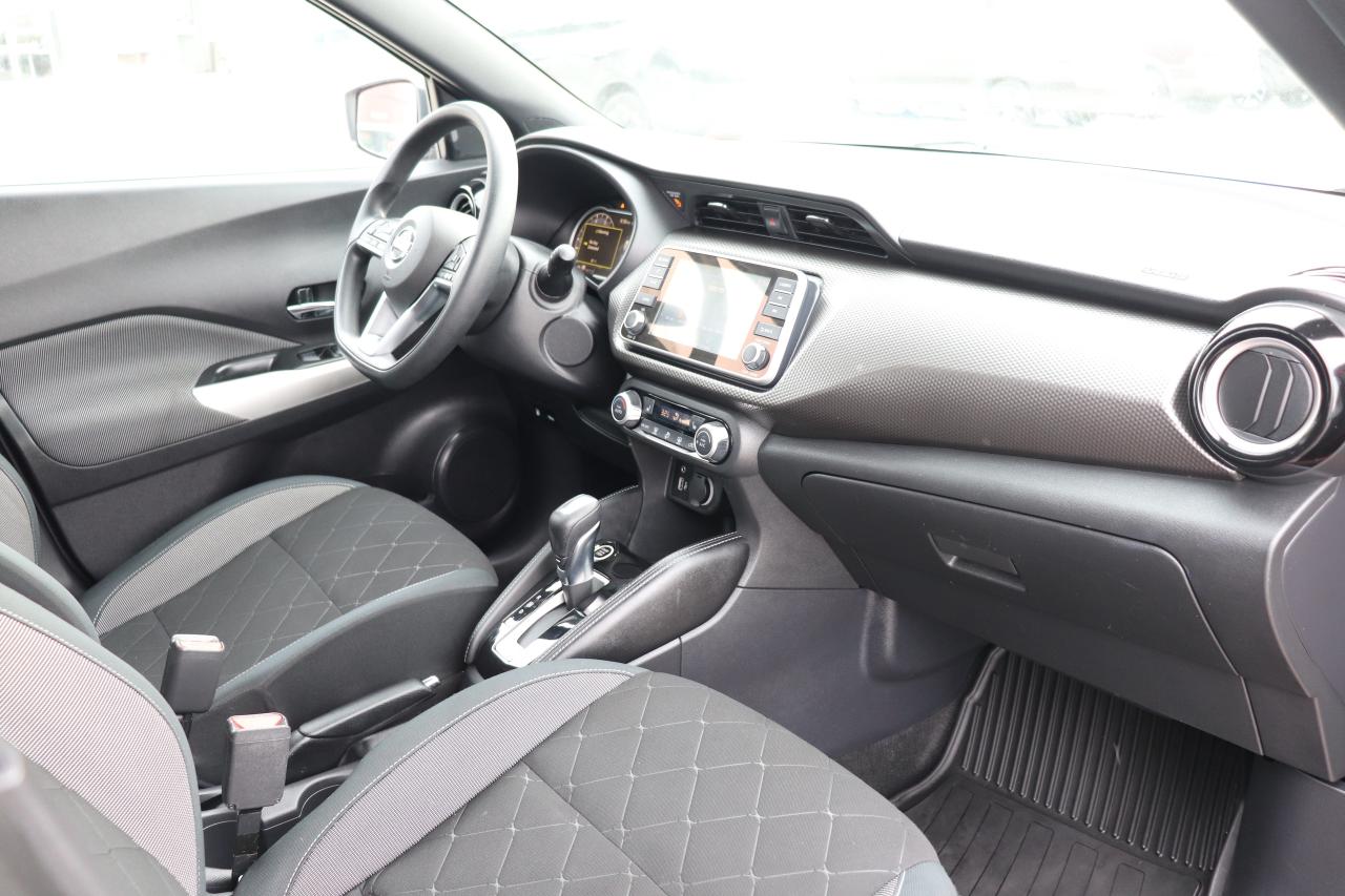 2020 Nissan Kicks SV 1 OWNER NO ACCIDENTS OFF LEASE SUPER LOW KMS!!! Photo