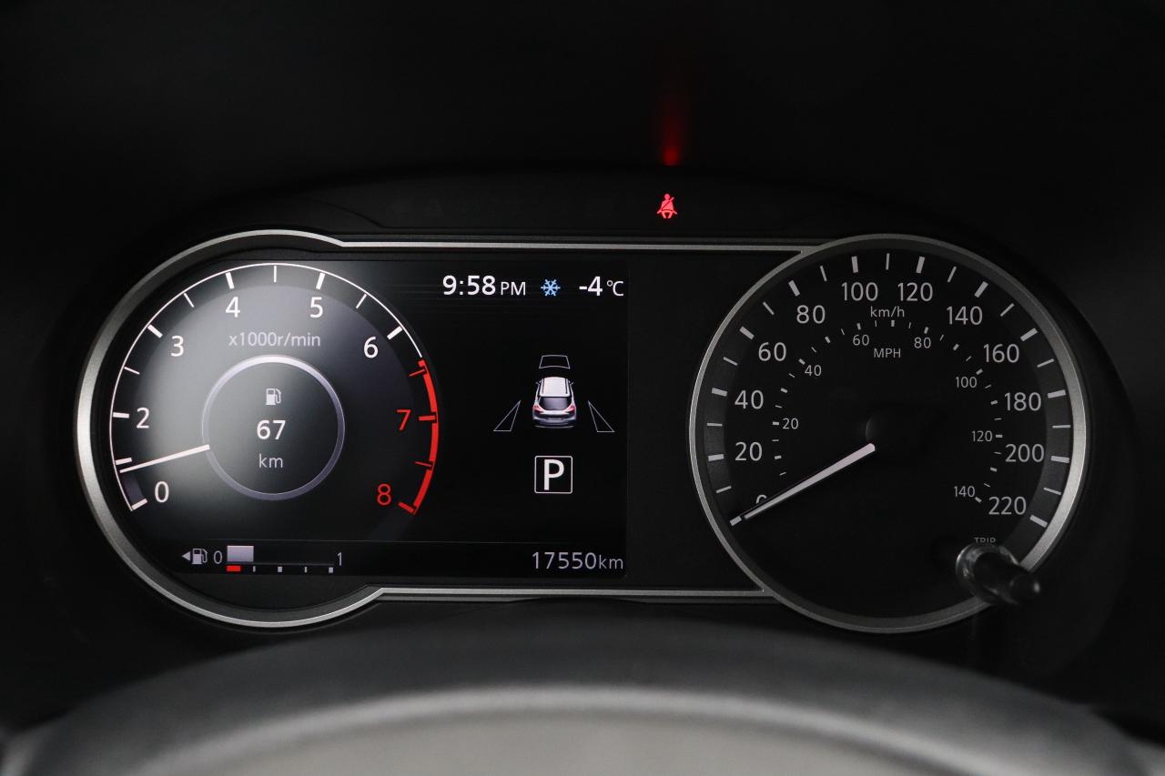 2020 Nissan Kicks SV 1 OWNER NO ACCIDENTS OFF LEASE SUPER LOW KMS!!! Photo