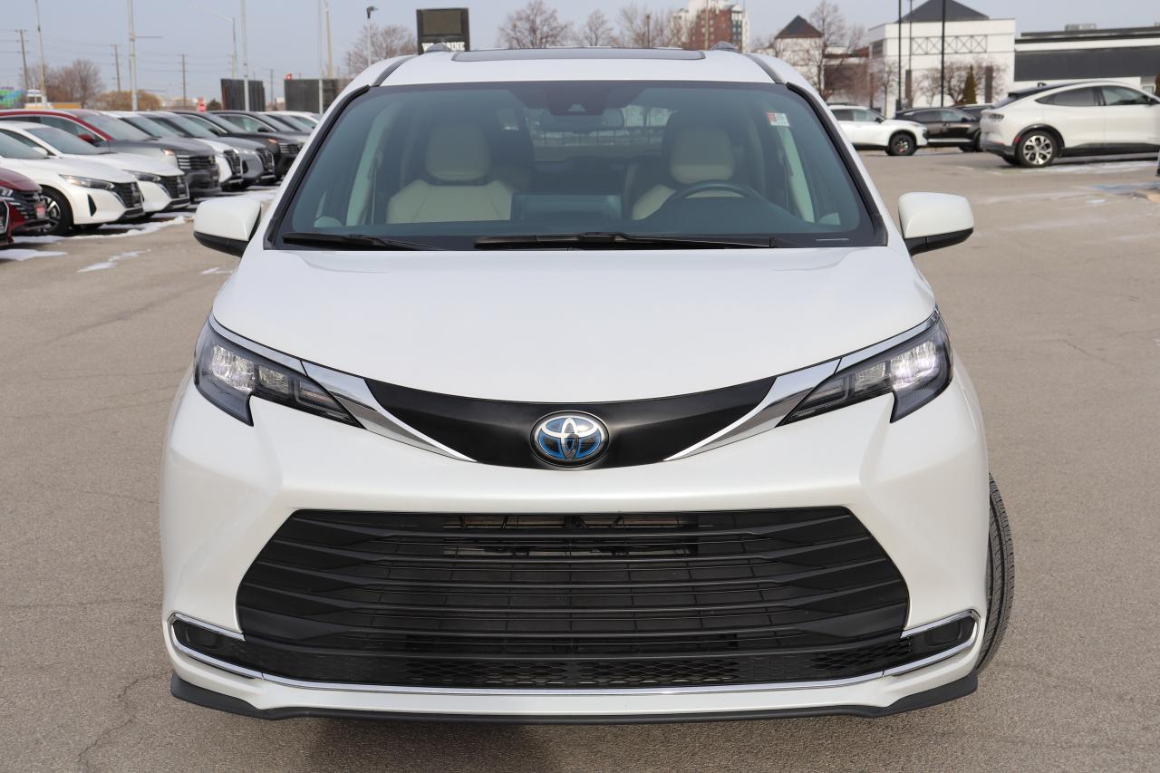 2024 Toyota Sienna XLE HYBRID 8 PASSENGER NO ACCIDENTS TAN LEATHER Photo4