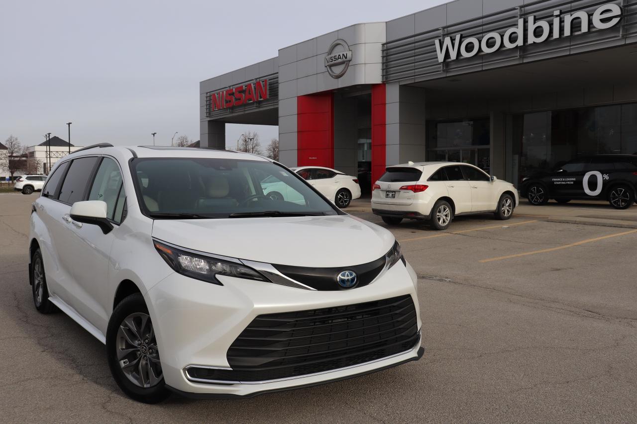 2024 Toyota Sienna XLE HYBRID 8 PASSENGER NO ACCIDENTS TAN LEATHER Photo0