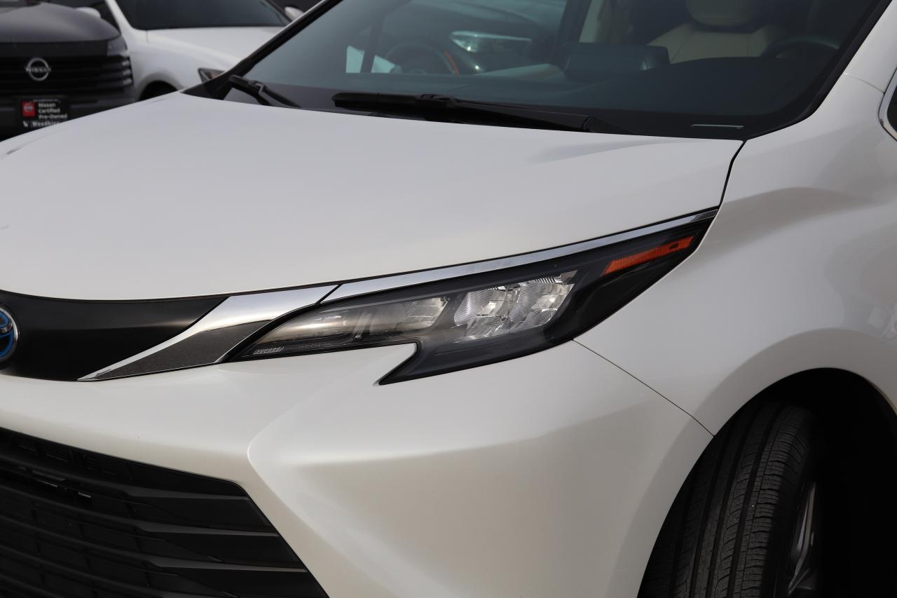 2024 Toyota Sienna XLE HYBRID 8 PASSENGER NO ACCIDENTS TAN LEATHER Photo