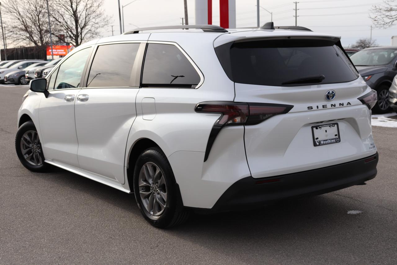 2024 Toyota Sienna XLE HYBRID 8 PASSENGER NO ACCIDENTS TAN LEATHER Photo