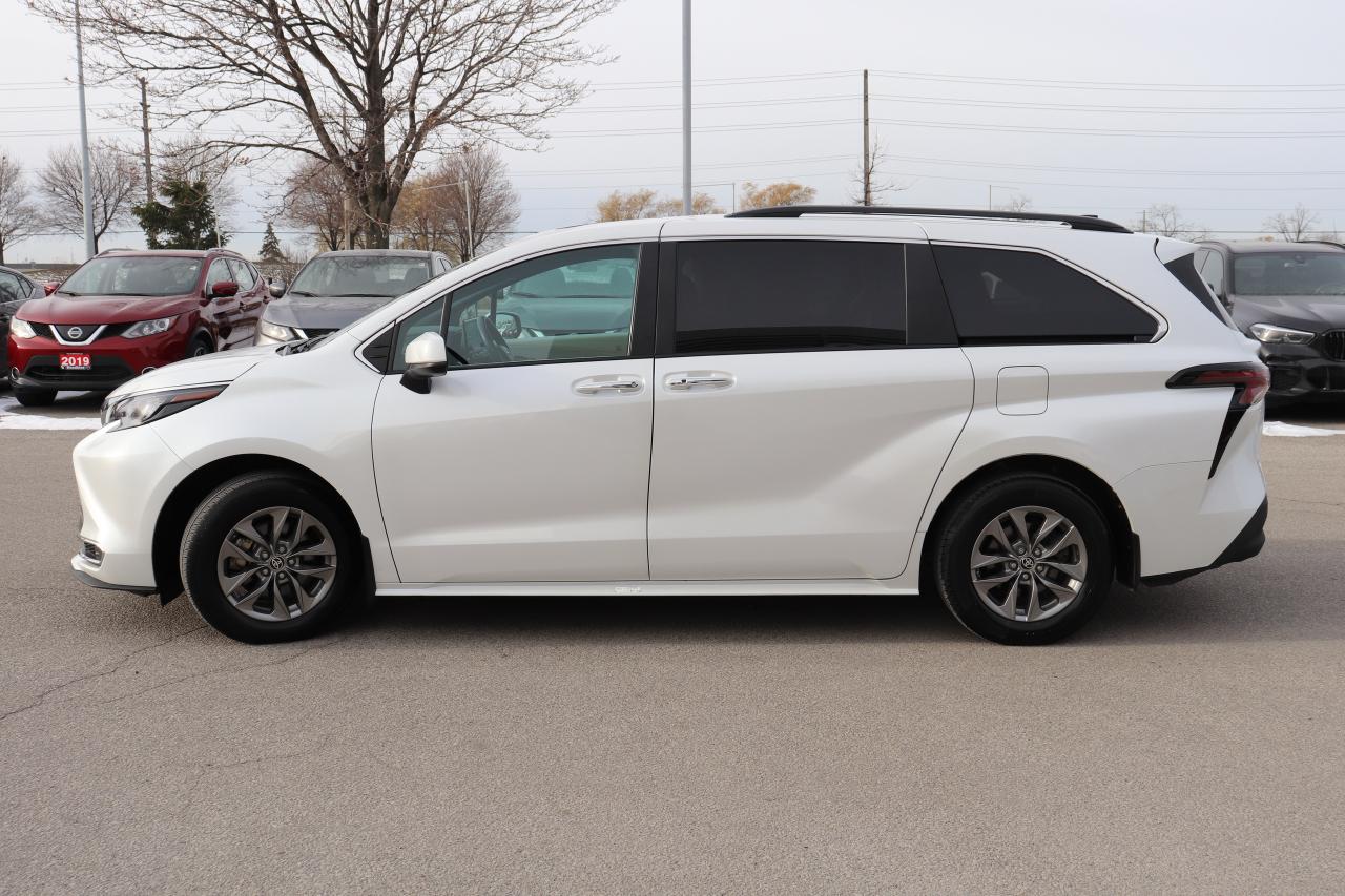 2024 Toyota Sienna XLE HYBRID 8 PASSENGER NO ACCIDENTS TAN LEATHER Photo
