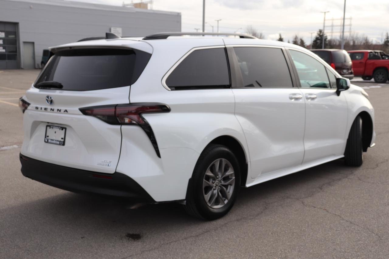 2024 Toyota Sienna XLE HYBRID 8 PASSENGER NO ACCIDENTS TAN LEATHER Photo