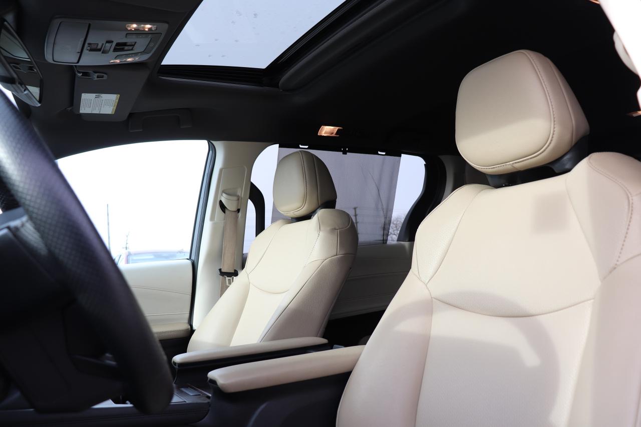 2024 Toyota Sienna XLE HYBRID 8 PASSENGER NO ACCIDENTS TAN LEATHER Photo