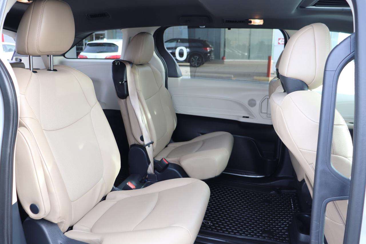 2024 Toyota Sienna XLE HYBRID 8 PASSENGER NO ACCIDENTS TAN LEATHER Photo