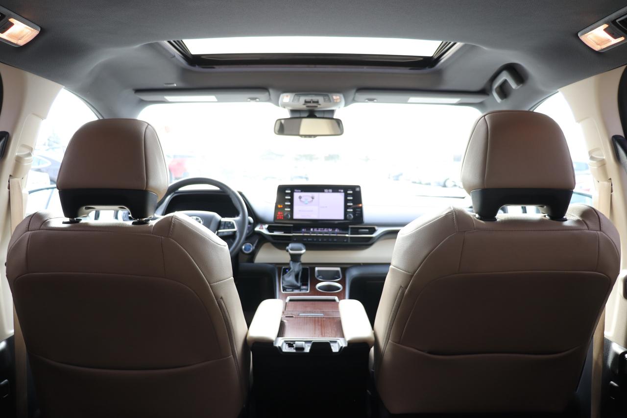 2024 Toyota Sienna XLE HYBRID 8 PASSENGER NO ACCIDENTS TAN LEATHER Photo