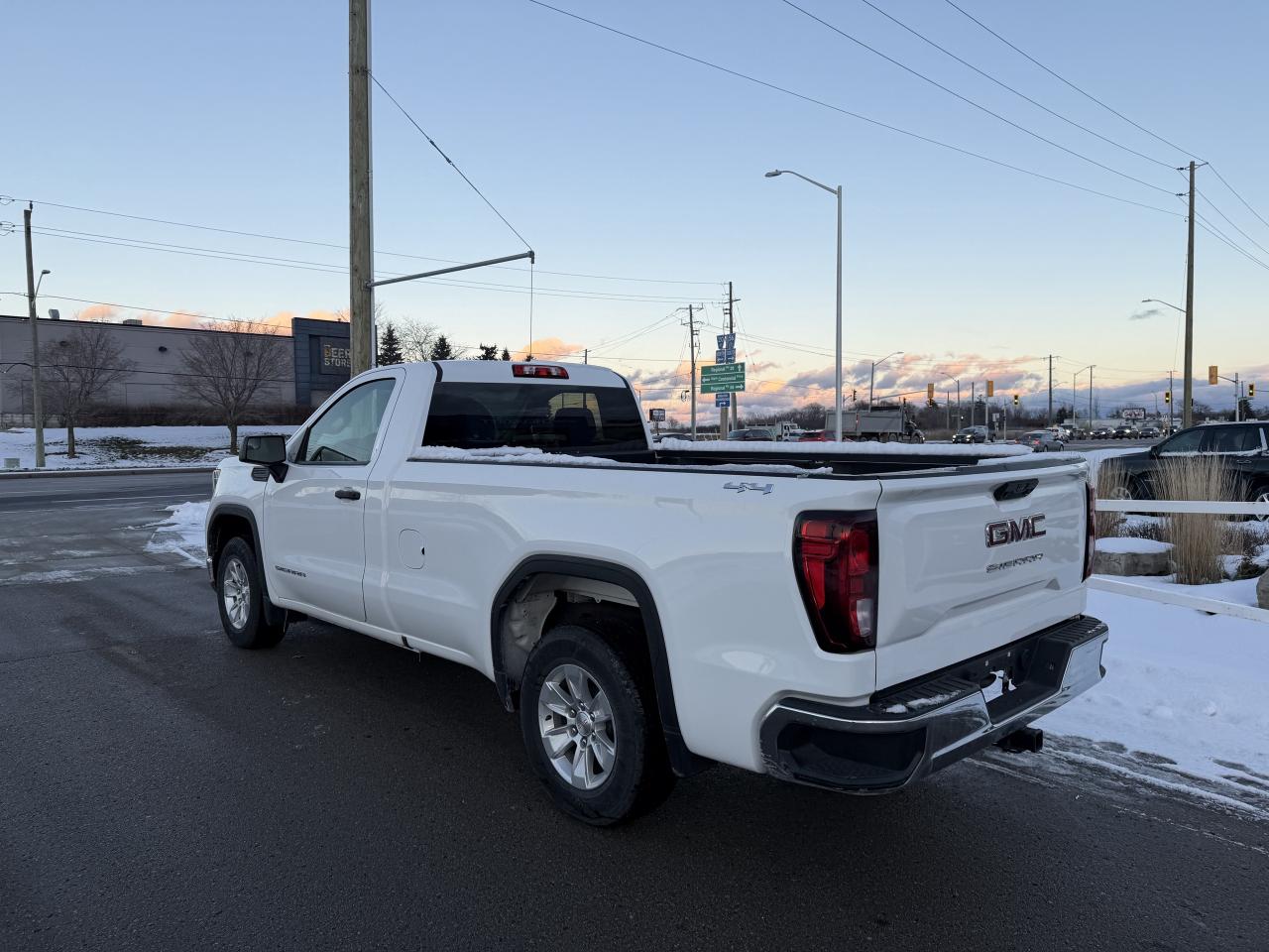 2023 GMC Sierra 1500 Pro   4X4   LONG BOX   LOW KM   5.3L V8 Photo