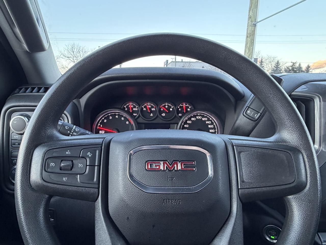 2023 GMC Sierra 1500 Pro   4X4   LONG BOX   LOW KM   5.3L V8 Photo4