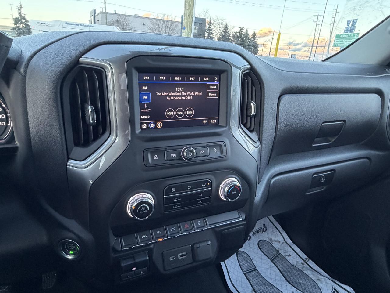 2023 GMC Sierra 1500 Pro   4X4   LONG BOX   LOW KM   5.3L V8 Photo