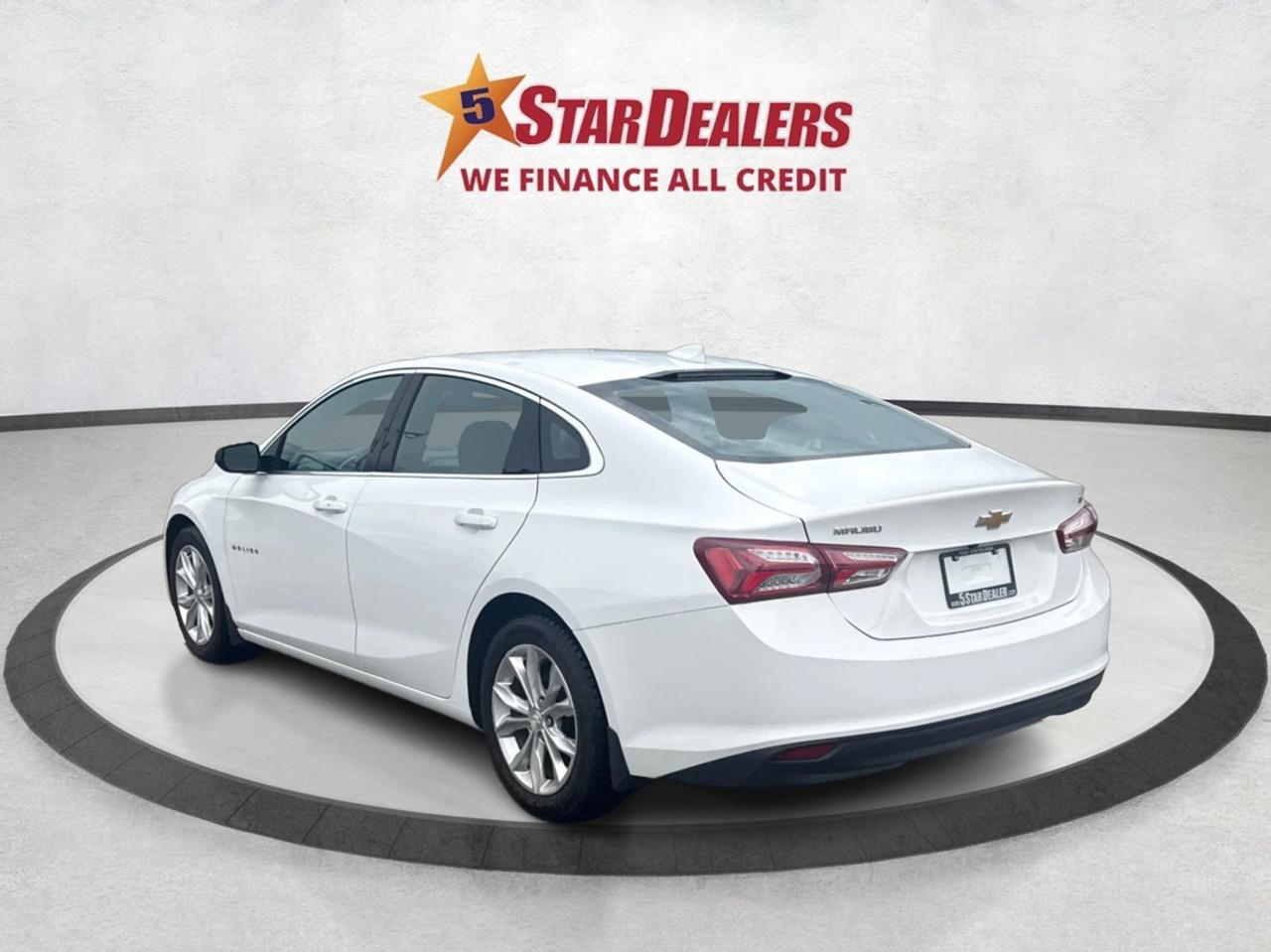 2021 Chevrolet Malibu HEATED SEATS REAR CAM MINT! WE FINANCE ALL CREDIT! Photo4