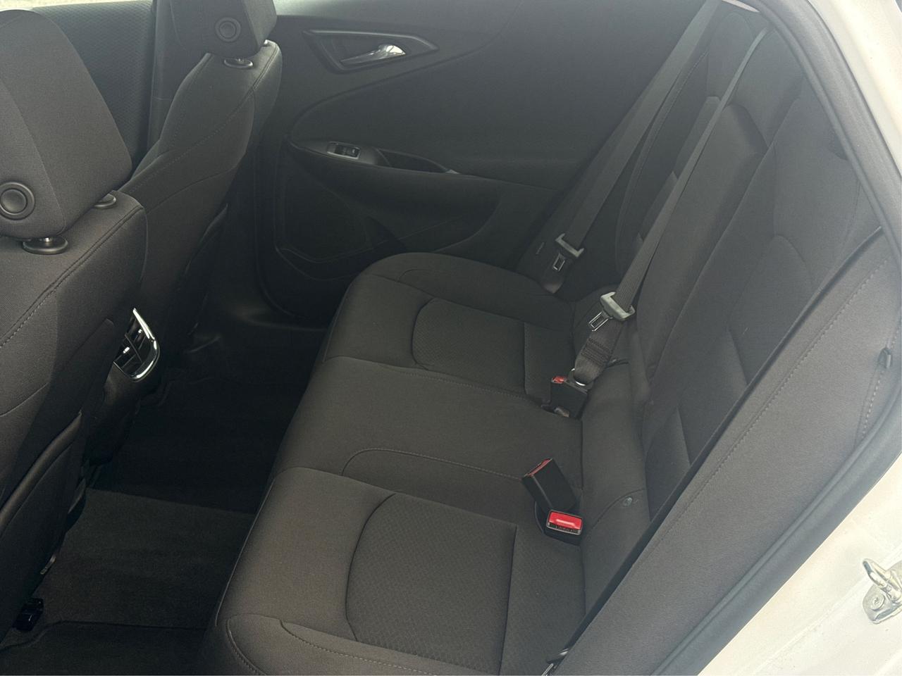 2021 Chevrolet Malibu HEATED SEATS REAR CAM MINT! WE FINANCE ALL CREDIT! Photo