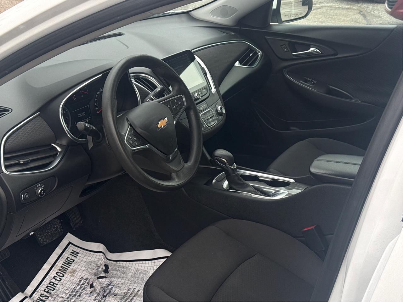 2021 Chevrolet Malibu HEATED SEATS REAR CAM MINT! WE FINANCE ALL CREDIT! Photo