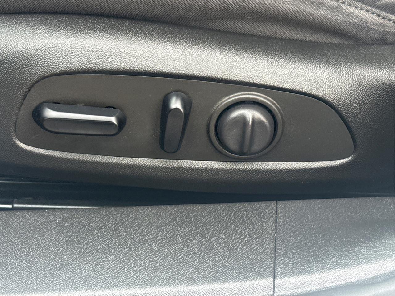 2021 Chevrolet Malibu HEATED SEATS REAR CAM MINT! WE FINANCE ALL CREDIT! Photo