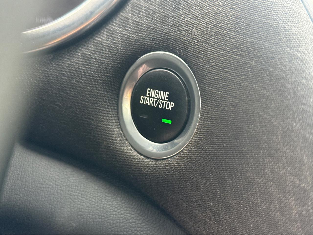 2021 Chevrolet Malibu HEATED SEATS REAR CAM MINT! WE FINANCE ALL CREDIT! Photo