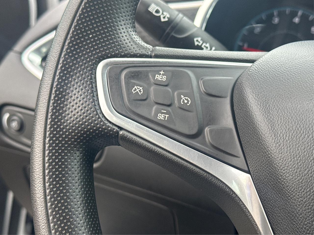 2021 Chevrolet Malibu HEATED SEATS REAR CAM MINT! WE FINANCE ALL CREDIT! Photo