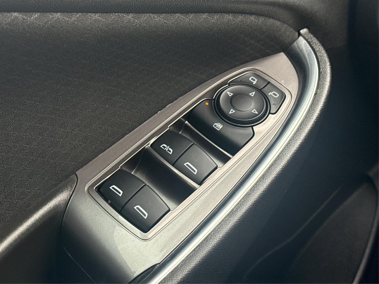 2021 Chevrolet Malibu HEATED SEATS REAR CAM MINT! WE FINANCE ALL CREDIT! Photo