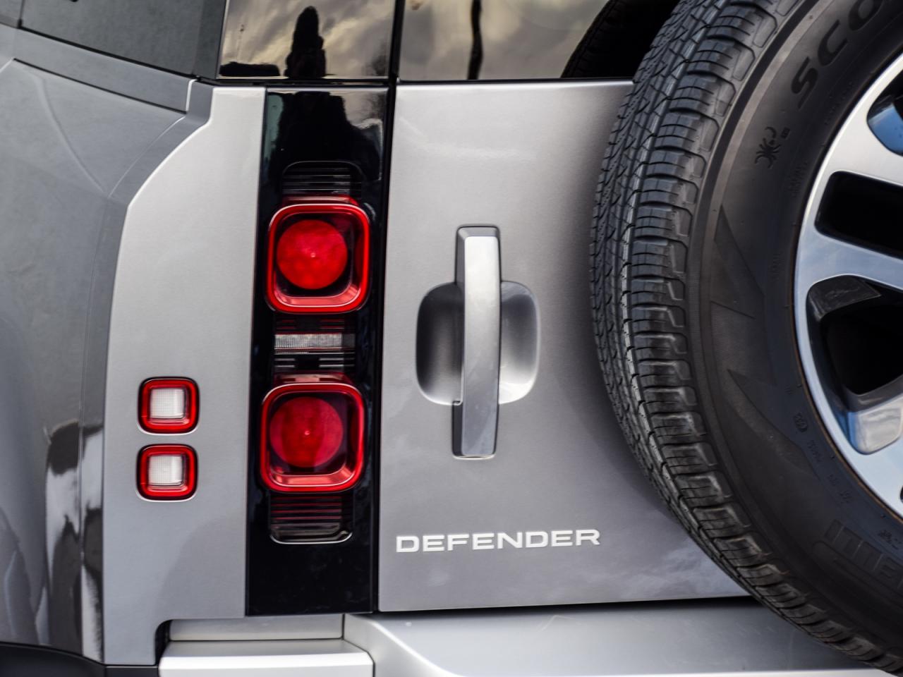 2024 Land Rover Defender /S/1 OWNER/DLR LOW KMS/DLR SERVICE HISTORY Photo