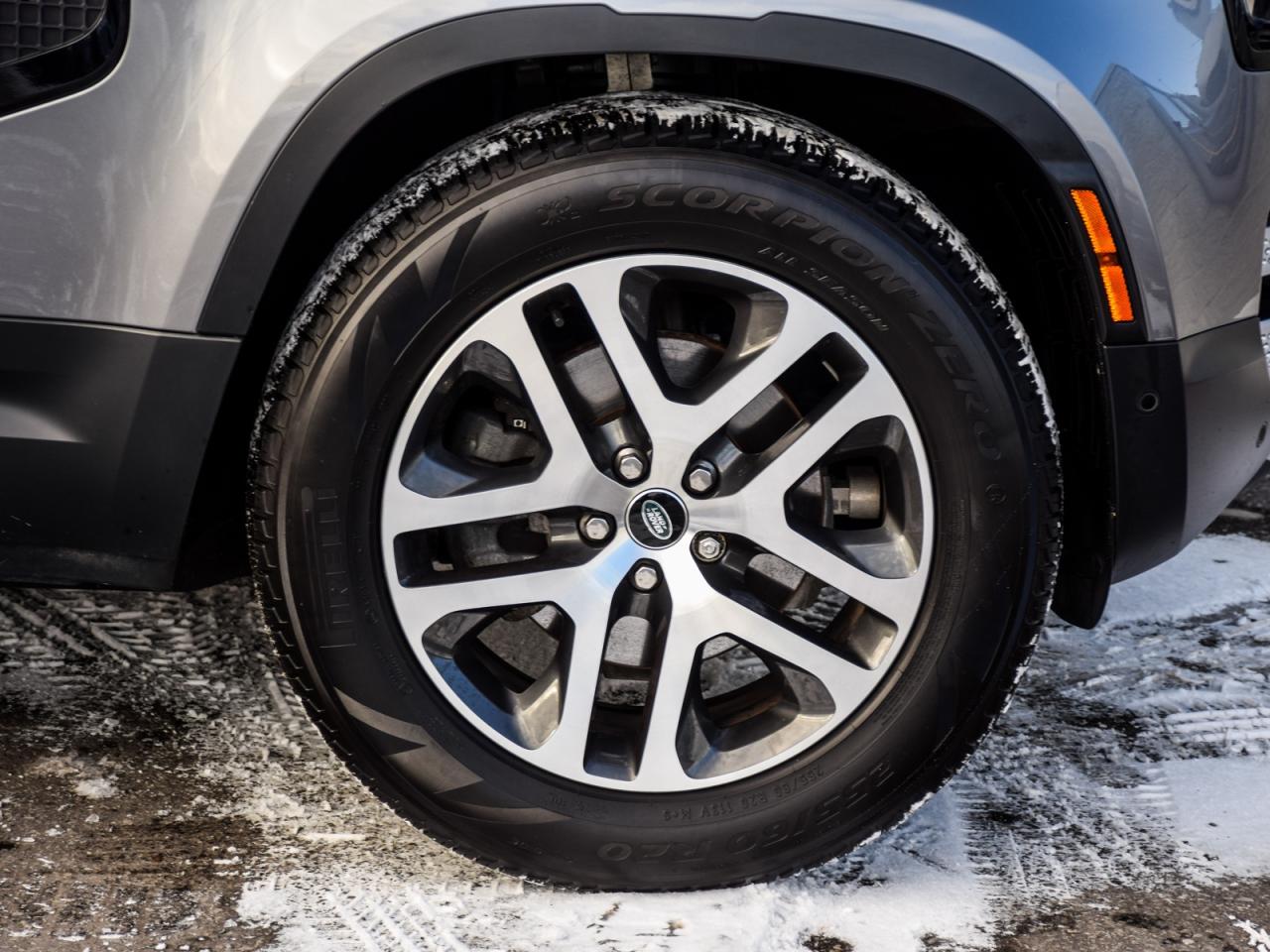 2024 Land Rover Defender /S/1 OWNER/DLR LOW KMS/DLR SERVICE HISTORY Photo