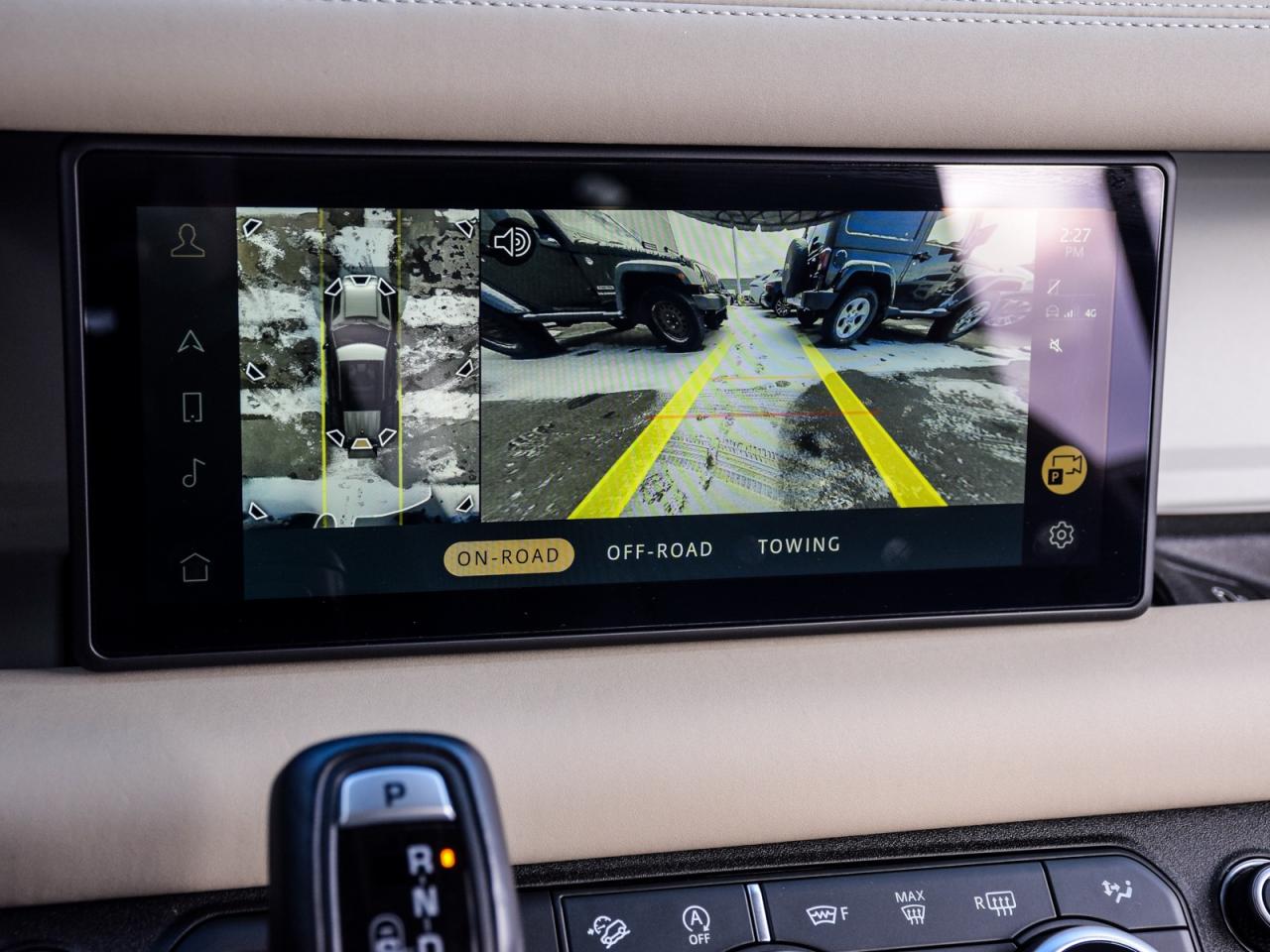 2024 Land Rover Defender /S/1 OWNER/DLR LOW KMS/DLR SERVICE HISTORY Photo