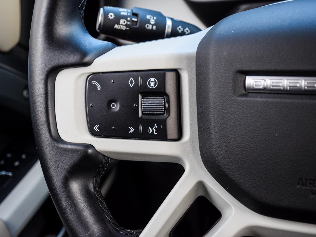 2024 Land Rover Defender /S/1 OWNER/DLR LOW KMS/DLR SERVICE HISTORY Photo