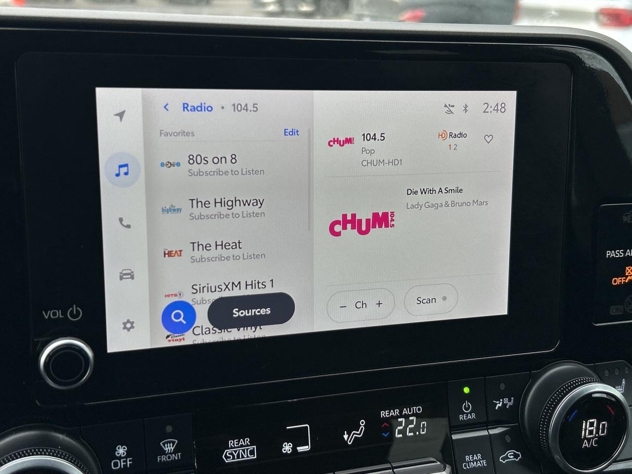 2023 Toyota Highlander XLE AWD   CLEAN CARFAX Photo