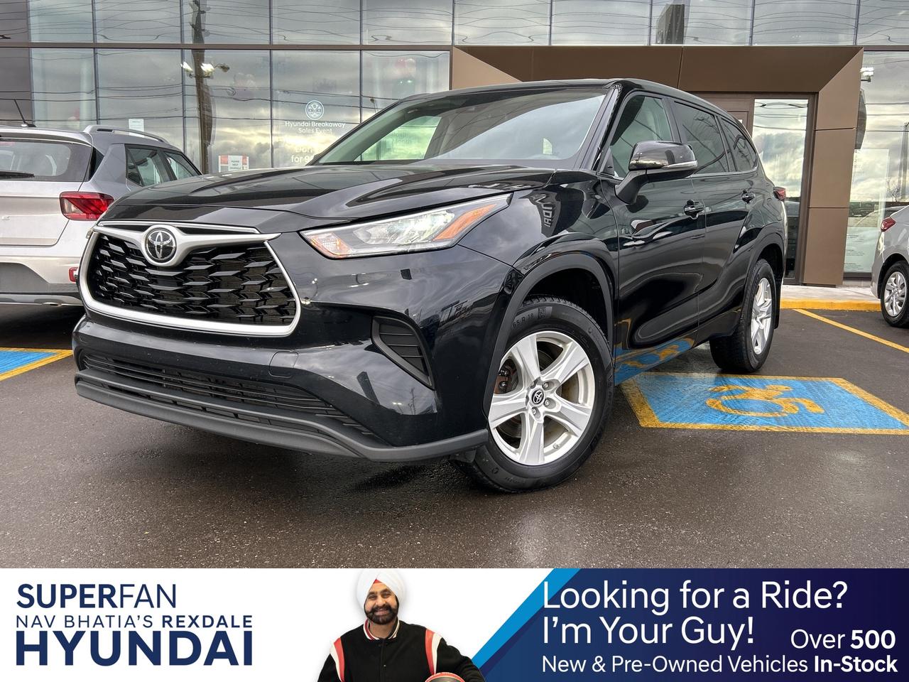 2023 Toyota Highlander XLE AWD   CLEAN CARFAX Photo0