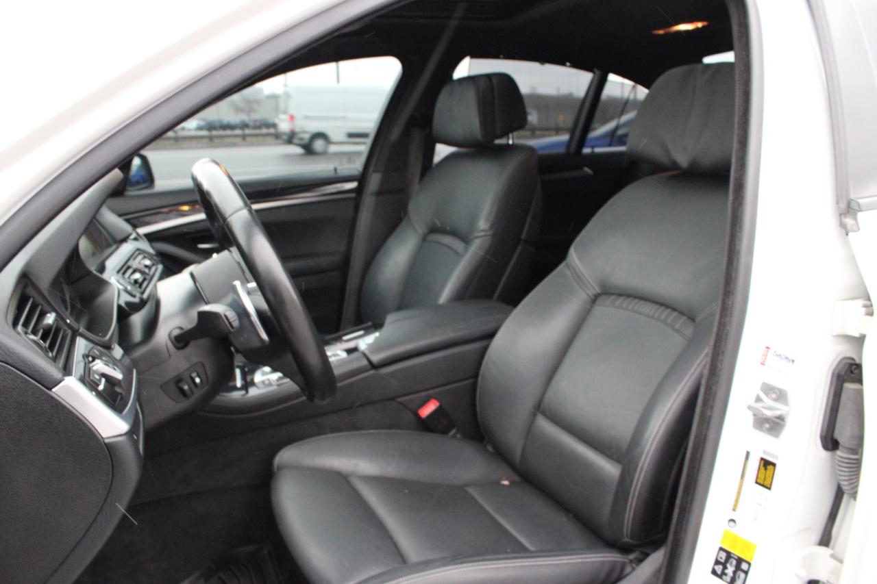 2016 BMW 5 Series 535i xDrive M Package No Accident certified Photo