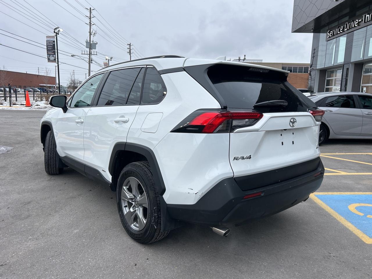 2025 Toyota RAV4 Hybrid LE AWD   CLEAN CARFAX   ONE OWNER Photo