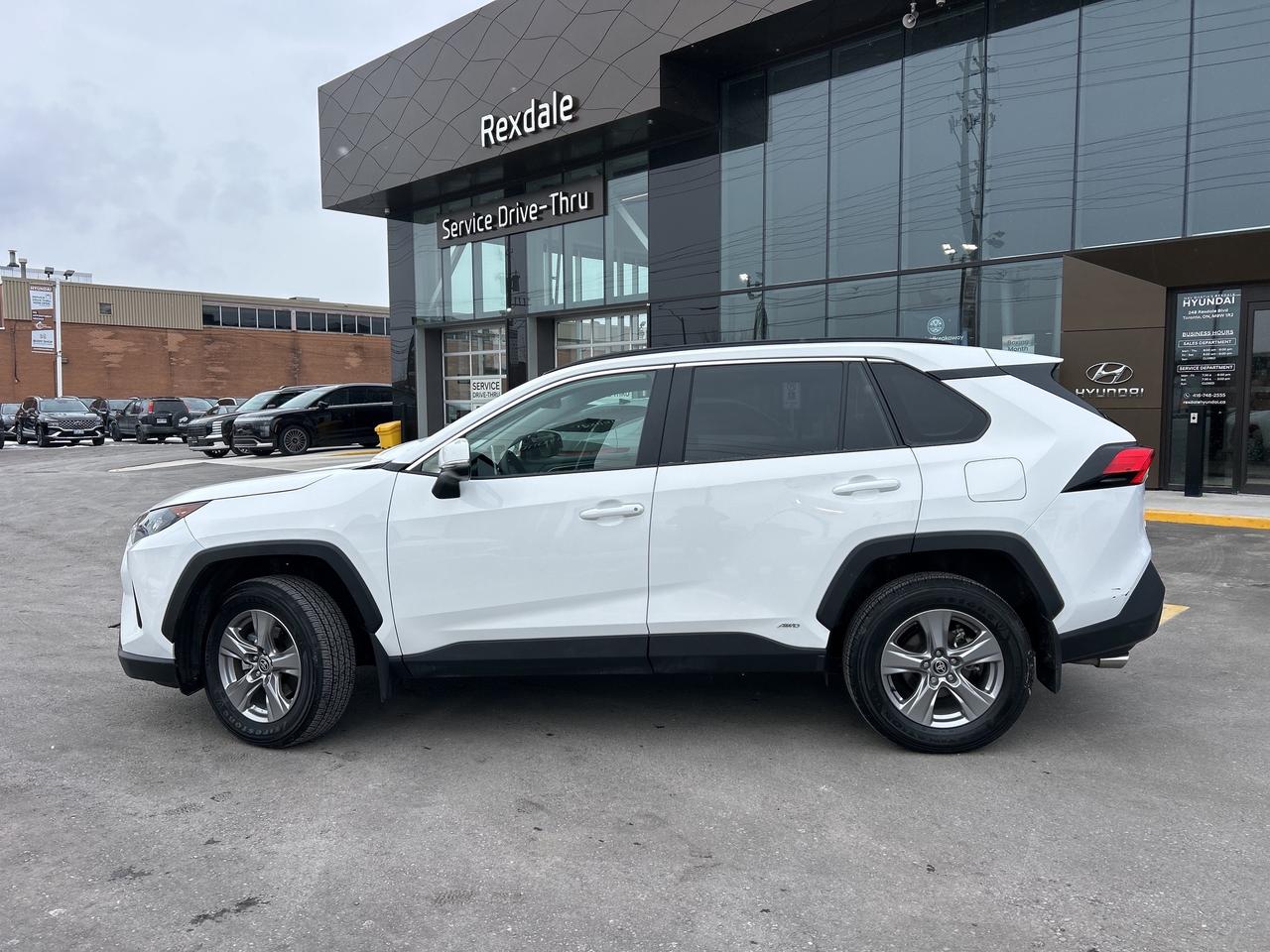 2025 Toyota RAV4 Hybrid LE AWD   CLEAN CARFAX   ONE OWNER Photo