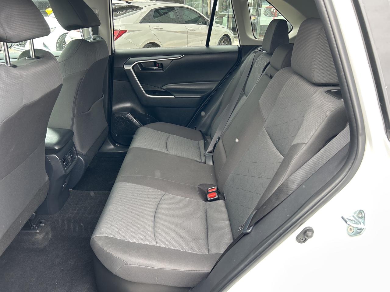 2025 Toyota RAV4 Hybrid LE AWD   CLEAN CARFAX   ONE OWNER Photo