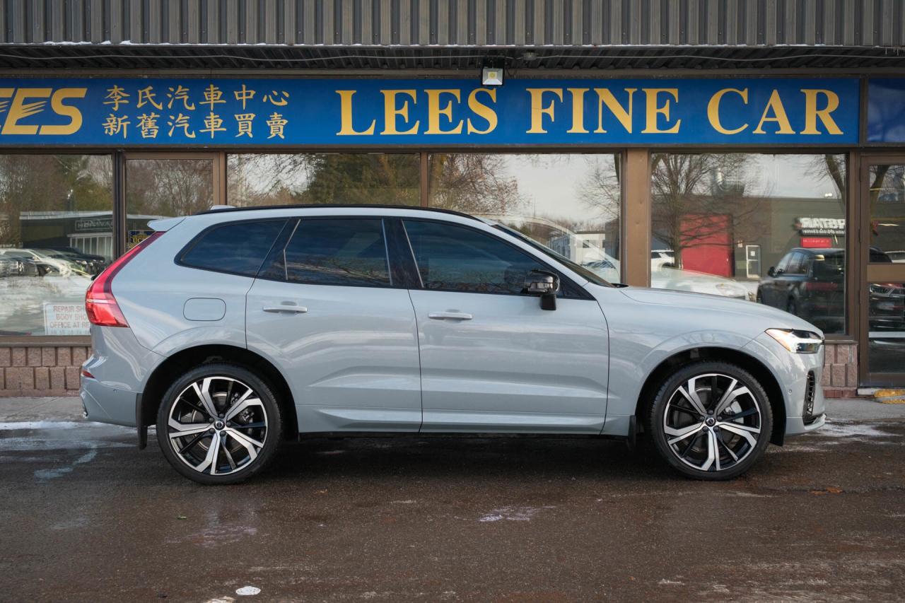 2024 Volvo XC60 Recharge T8 Ultimate Dark AWD Plug In Hybrid Photo