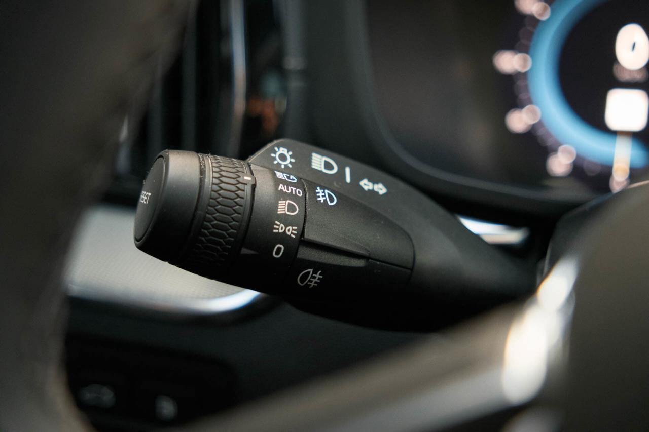 2024 Volvo XC60 Recharge T8 Ultimate Dark AWD Plug In Hybrid Photo