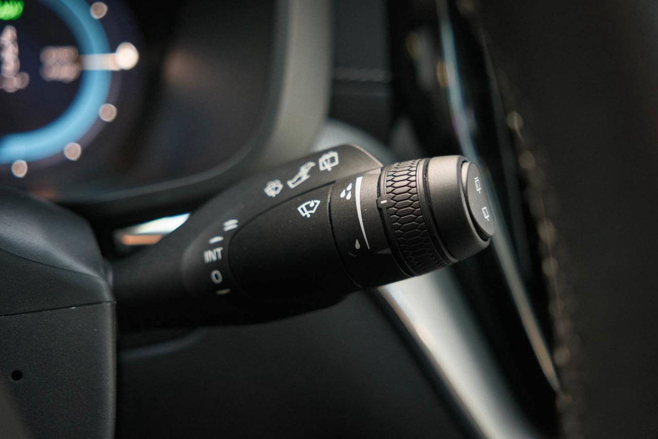 2024 Volvo XC60 Recharge T8 Ultimate Dark AWD Plug In Hybrid Photo