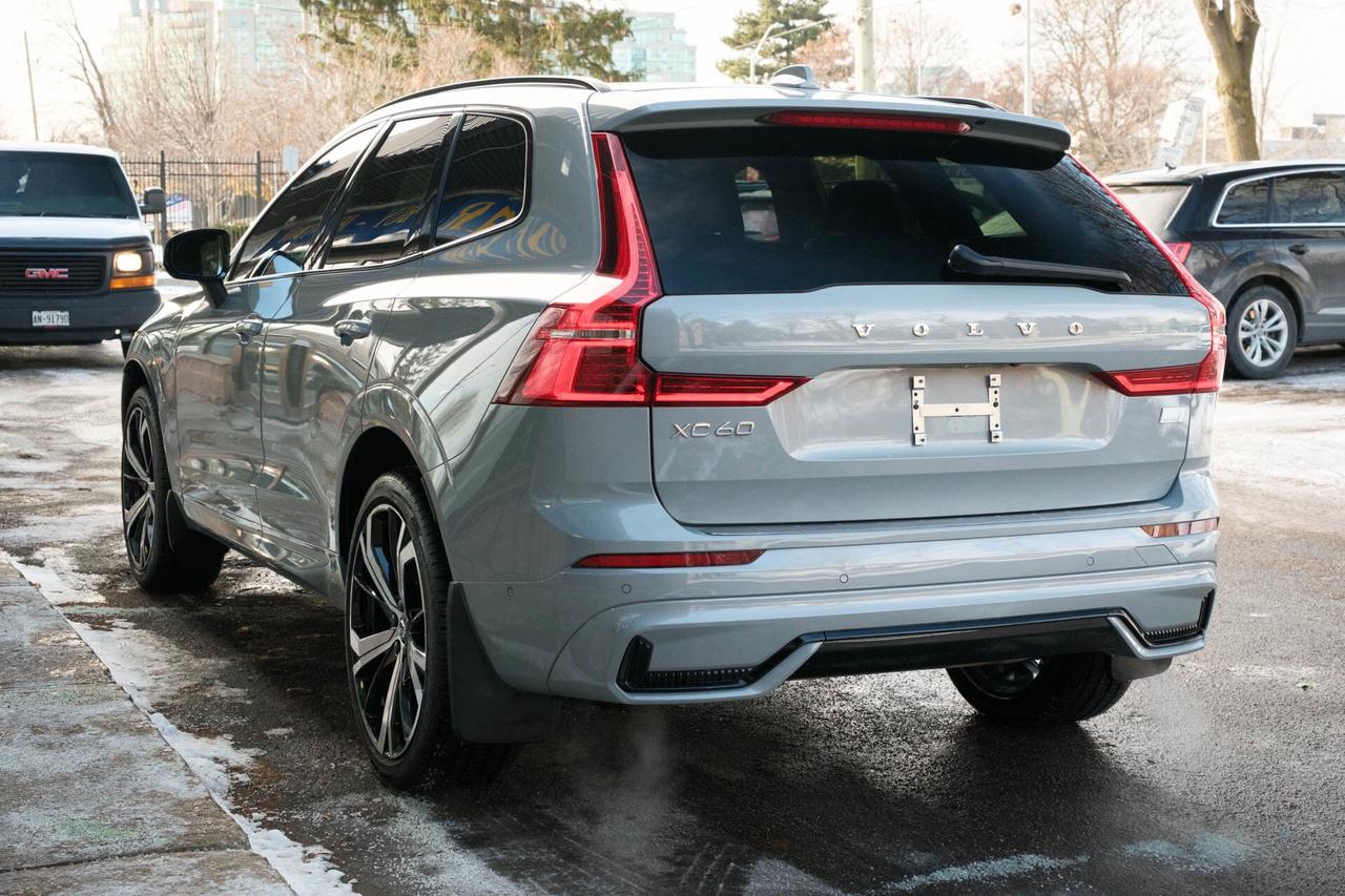 2024 Volvo XC60 Recharge T8 Ultimate Dark AWD Plug In Hybrid Photo